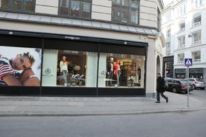Copenhagen , day, eye level view, Kobenhavn, retail, shop, winter