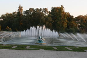 England, eye level view, fountain, grass, London, park, sunset, The United Kingdom, tree, vegetation