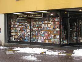 afternoon, book, bookcase, day, eye level view, Italia , Mondovi, Piemonte, retail, snow, winter