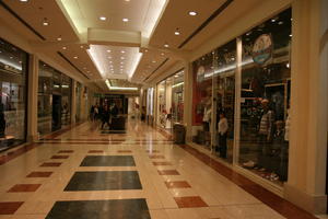 artificial lighting, Bergamo, eye level view, interior, Italia , Lombardia, retail, shop, shopping centre